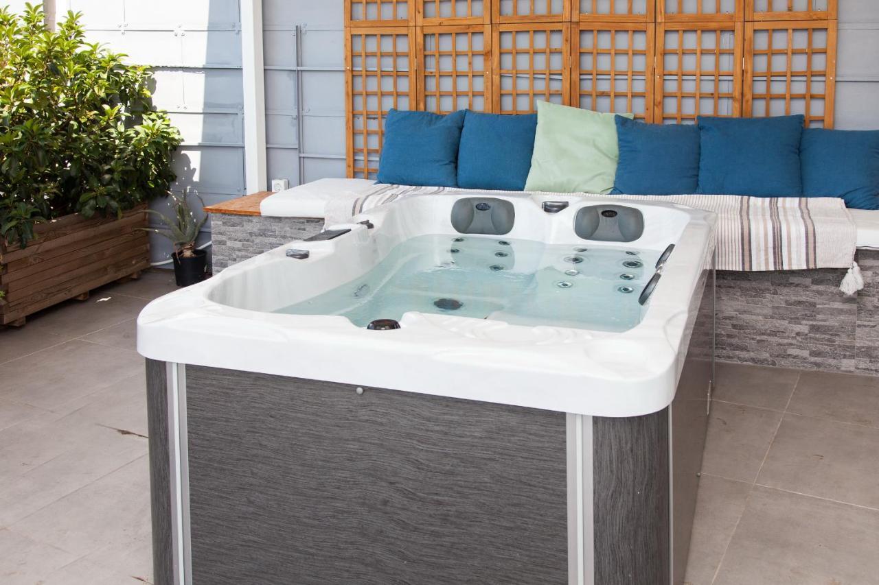 Gorgeous Penthouse With Private Jacuzzi And Amazing View! Apartment Athens Luaran gambar