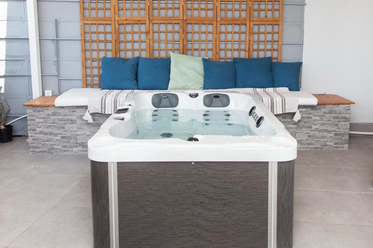 Gorgeous Penthouse With Private Jacuzzi And Amazing View! Apartment Athens Luaran gambar